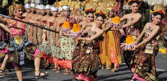 tarian tradisional bali hot